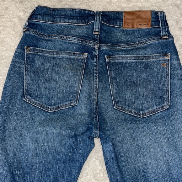 MADEWELL 9" Mid-Rise Skinny Jeans in York Wash Rip and Repair Edition Size 25. - Picture 5 of 16